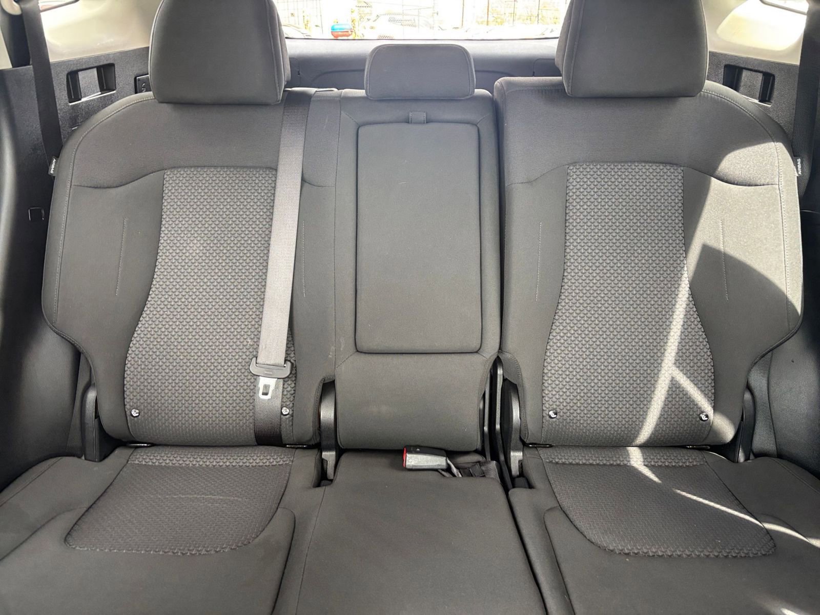 Used 2025 Kia Sportage LX image 37