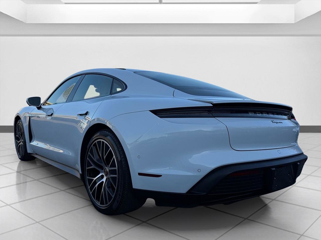 Used 2022 Porsche Taycan image 7