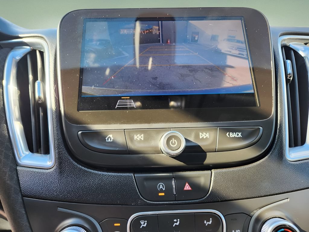 Used 2020 Chevrolet Malibu LT FWD image 15