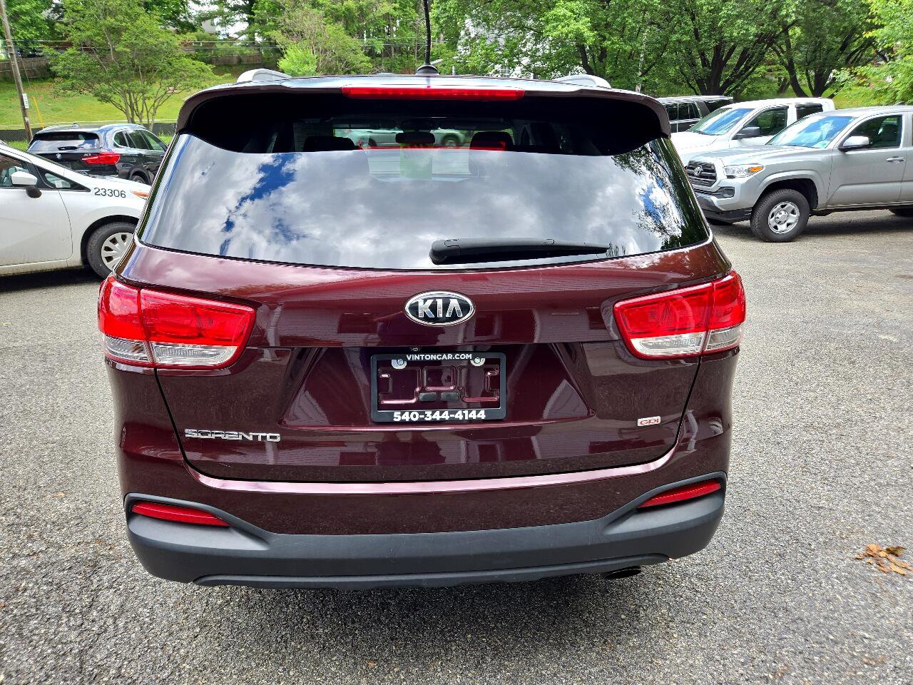 Used 2017 Kia Sorento AWD image 4