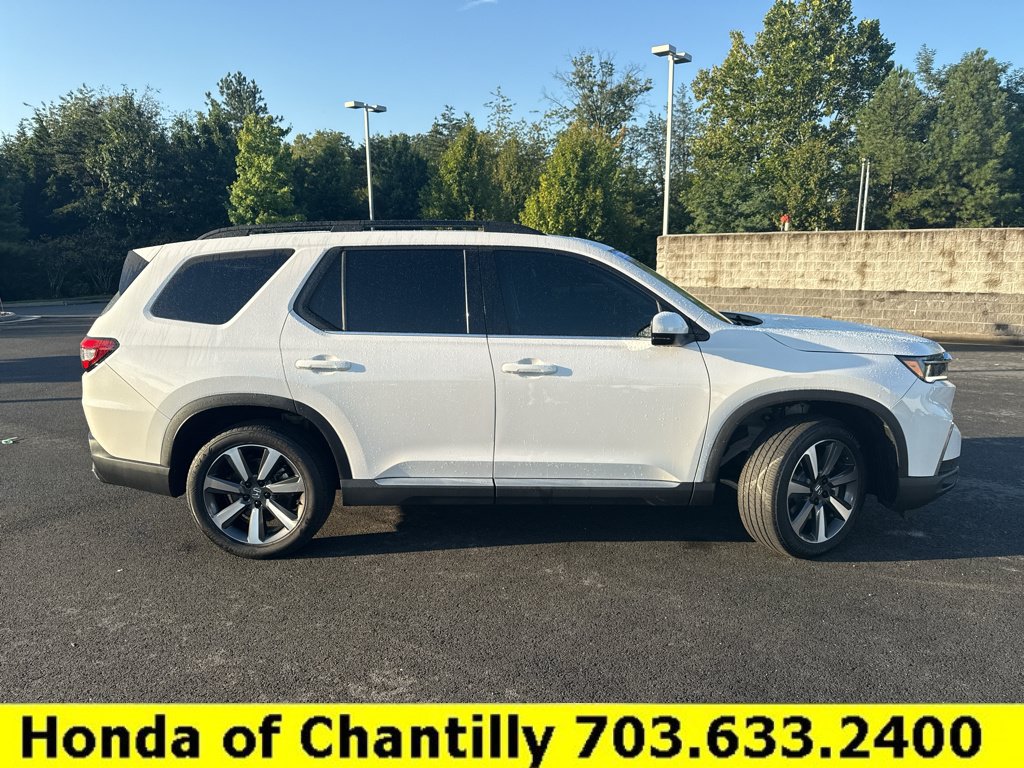 Certified 2025 Honda Pilot Touring image 8