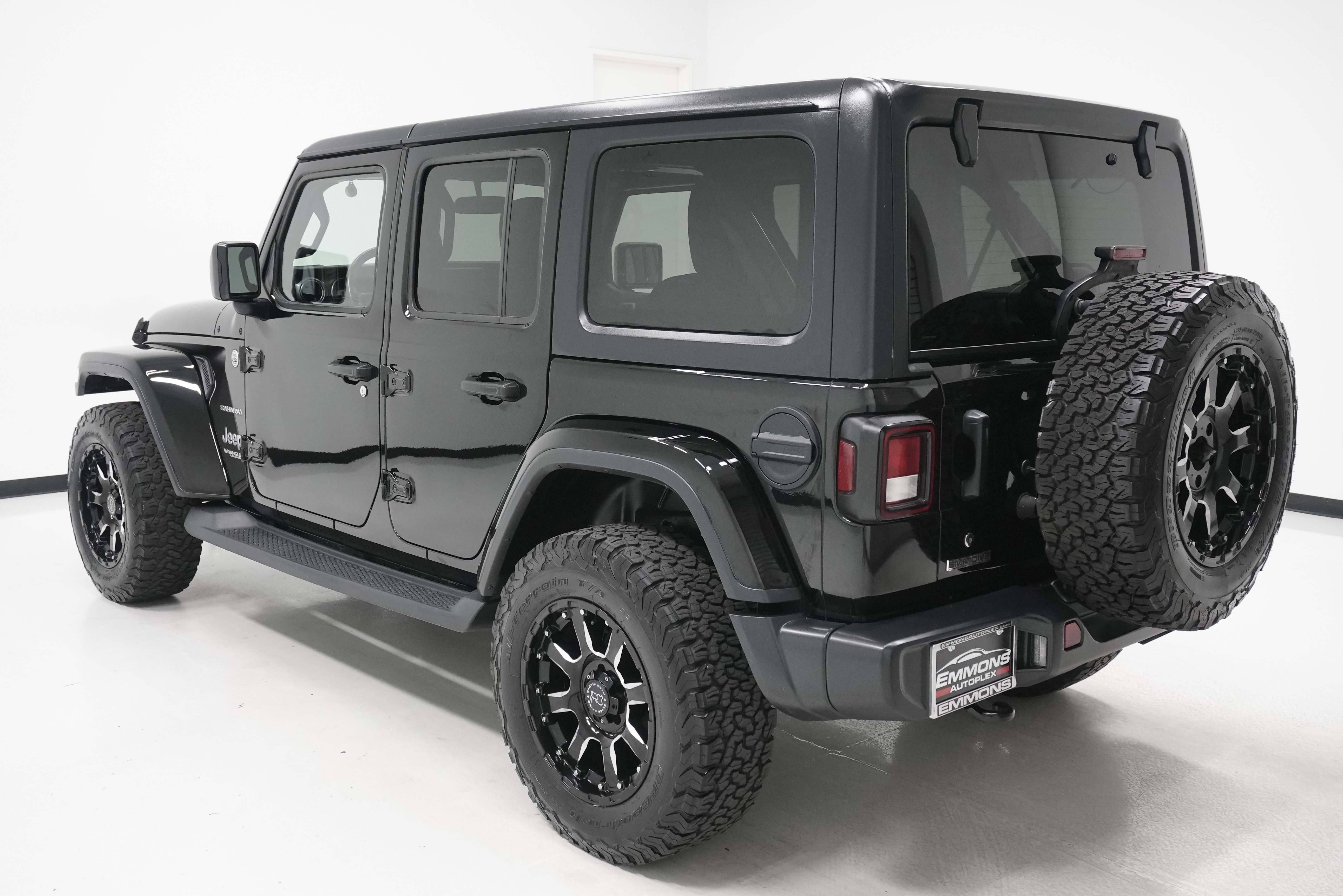 Used 2019 Jeep Wrangler Unlimited Sahara image 6