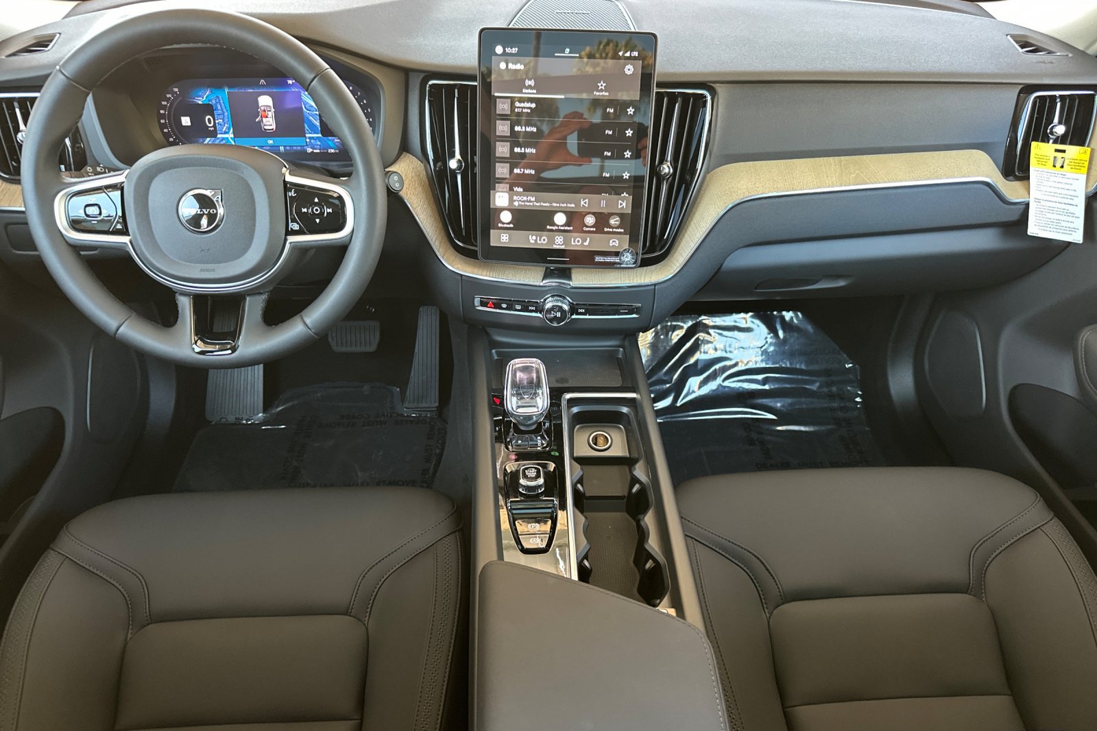 New 2026 Volvo XC60 B5 Plus w/ Climate Package AWD/4WD image 10