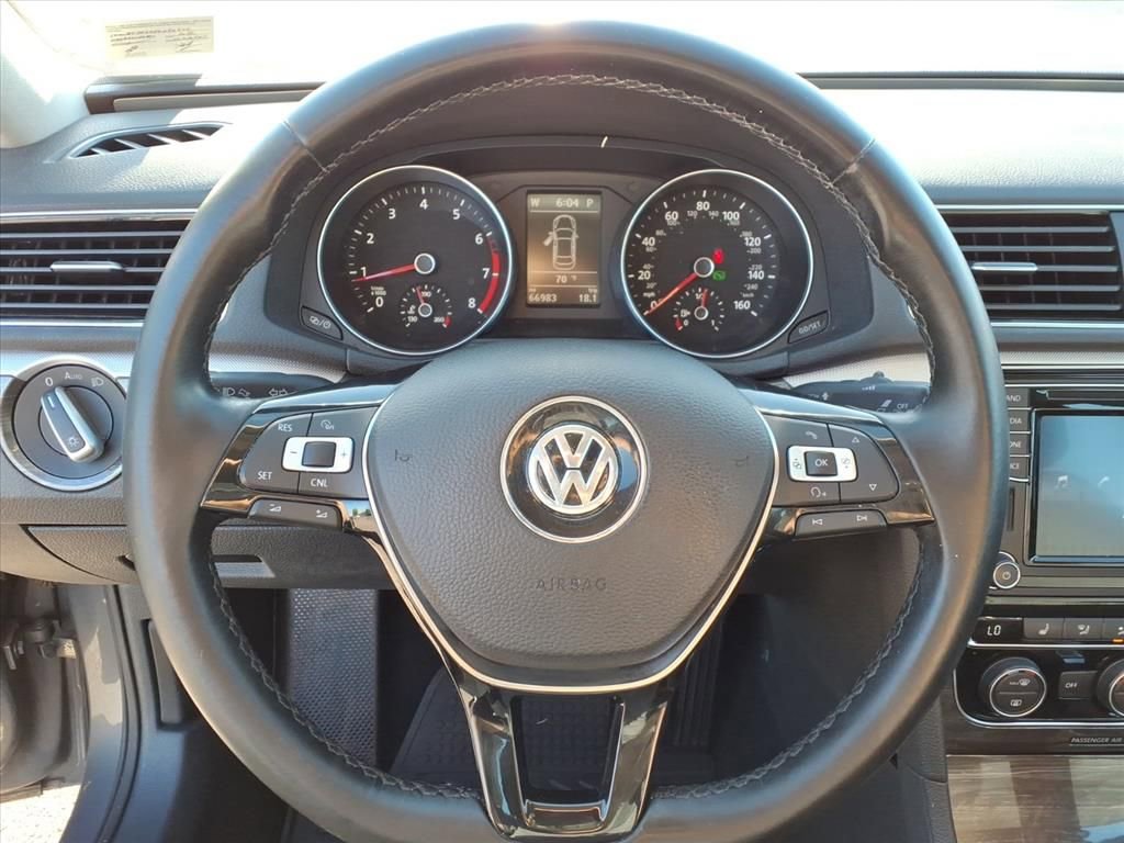 Used 2017 Volkswagen Passat 1.8T SE FWD image 20