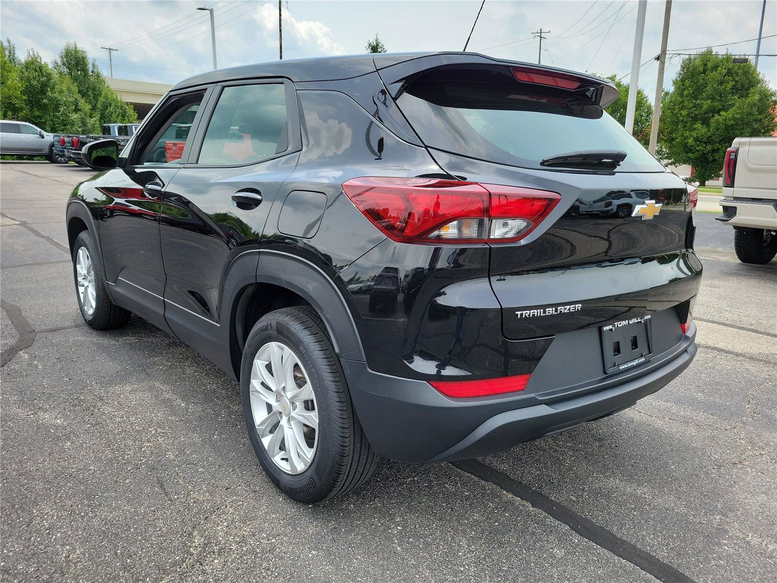 Used 2023 Chevrolet TrailBlazer LS FWD image 3