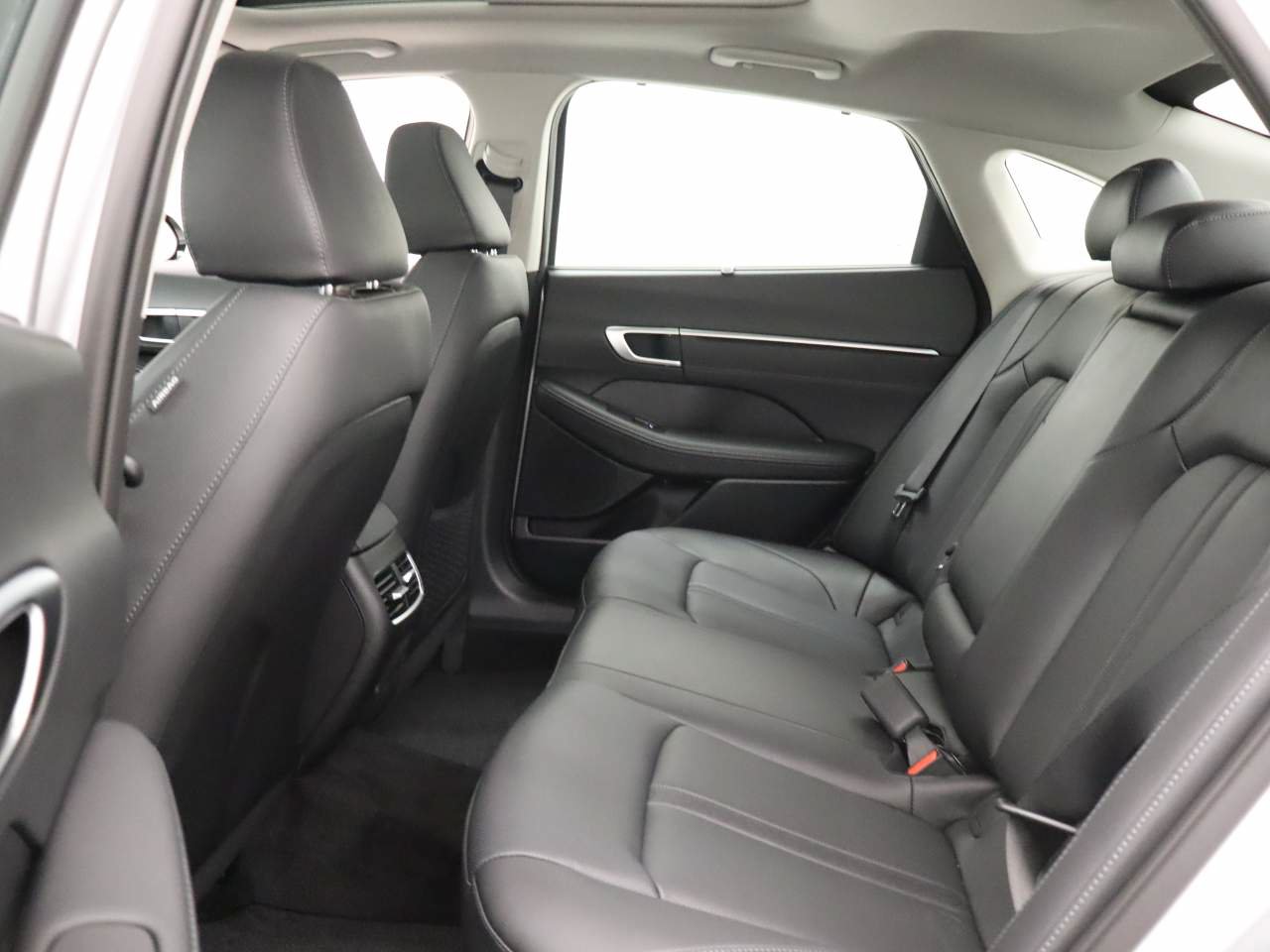 New 2026 Hyundai Sonata Limited FWD image 16