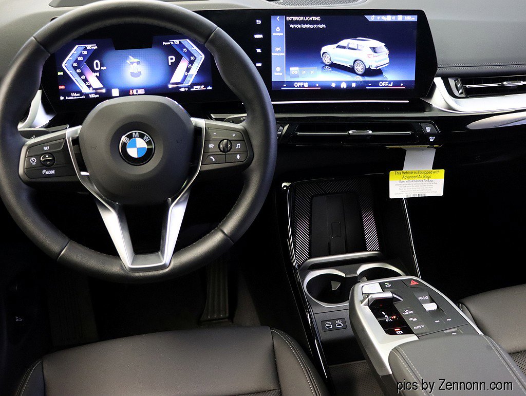 Used 2025 BMW X1 xDrive28i w/ Technology Package image 15
