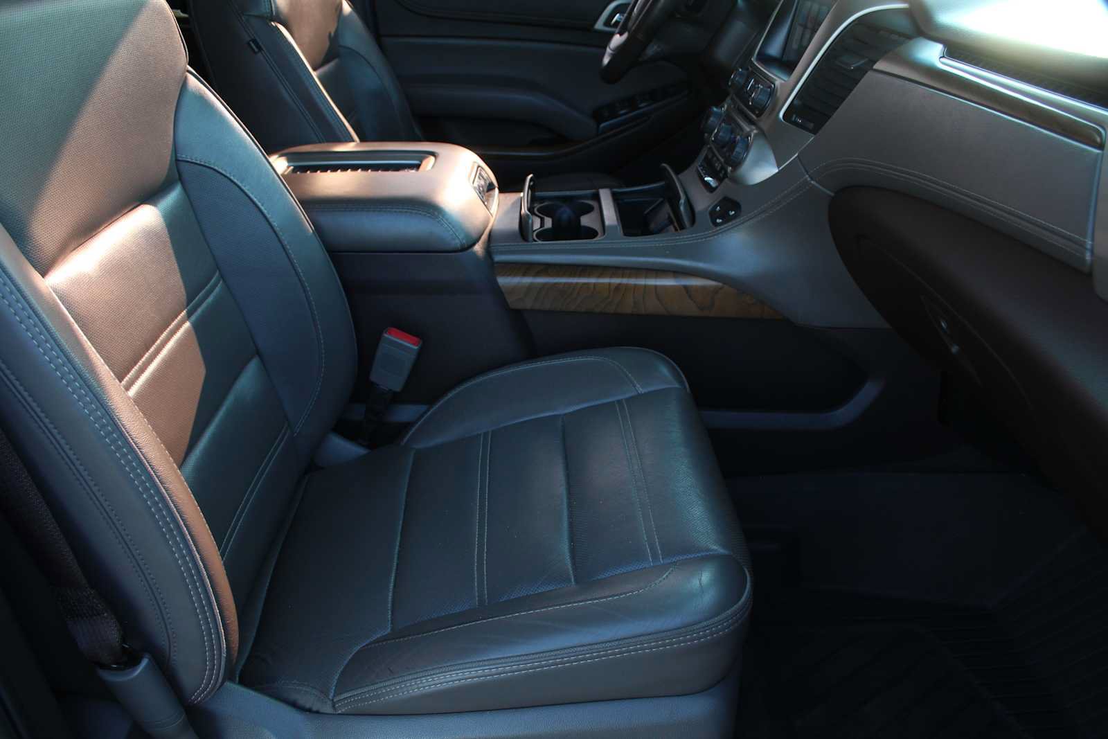 Used 2020 GMC Yukon Denali w/ Open Road Package AWD/4WD image 19