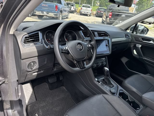 Used 2020 Volkswagen Tiguan SE w/ Panoramic Sunroof Package AWD/4WD image 10