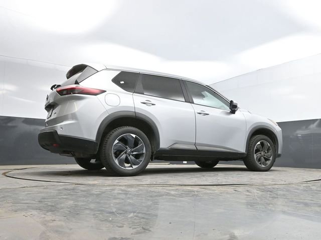 Used 2025 Nissan Rogue SV AWD/4WD image 51