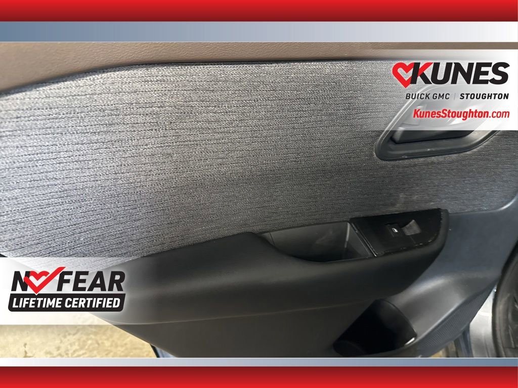 Used 2023 Nissan Rogue S image 33