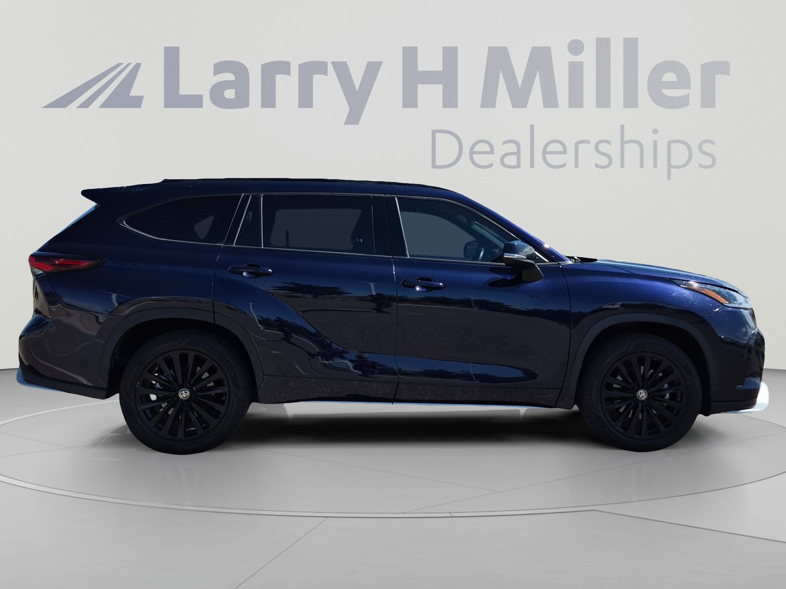 Used 2024 Toyota Highlander XSE AWD/4WD image 6