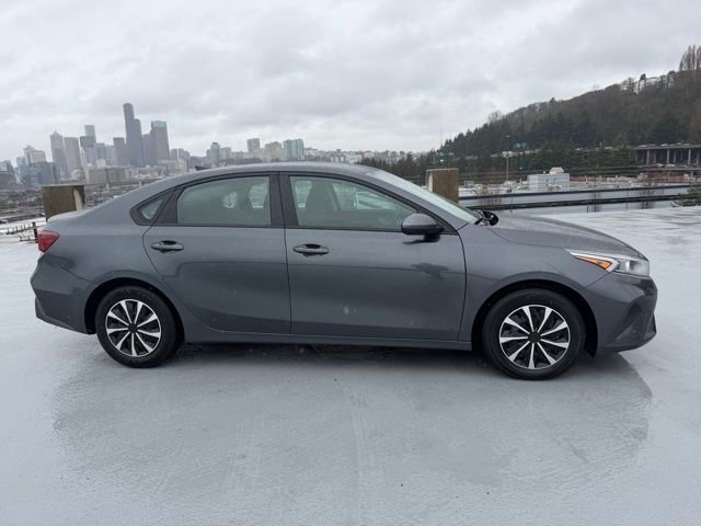 Used 2022 Kia Forte Sedan image 4