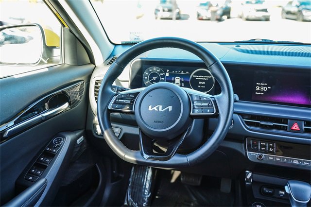 Certified 2024 Kia Seltos SX w/ SX Sunroof Package image 16