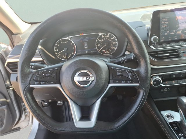 Used 2023 Nissan Altima 2.5 SV FWD image 15