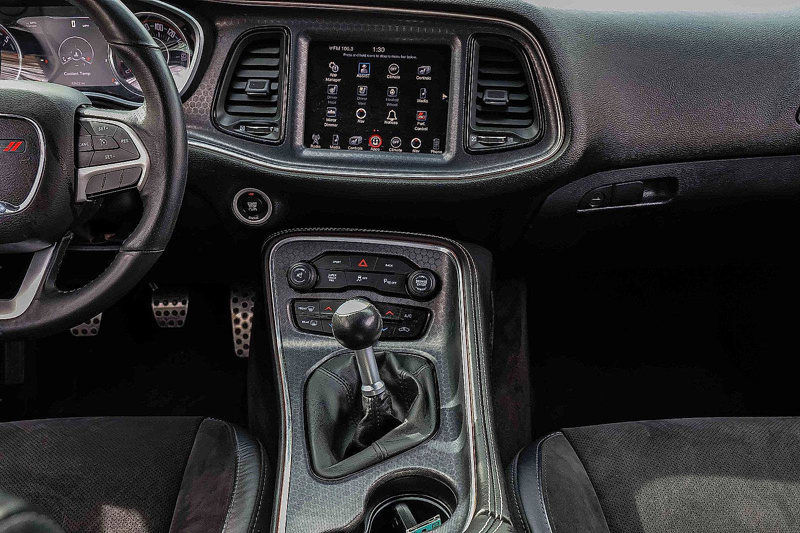 Used 2016 Dodge Challenger R/T Scat Pack w/ Leather Interior Group image 12