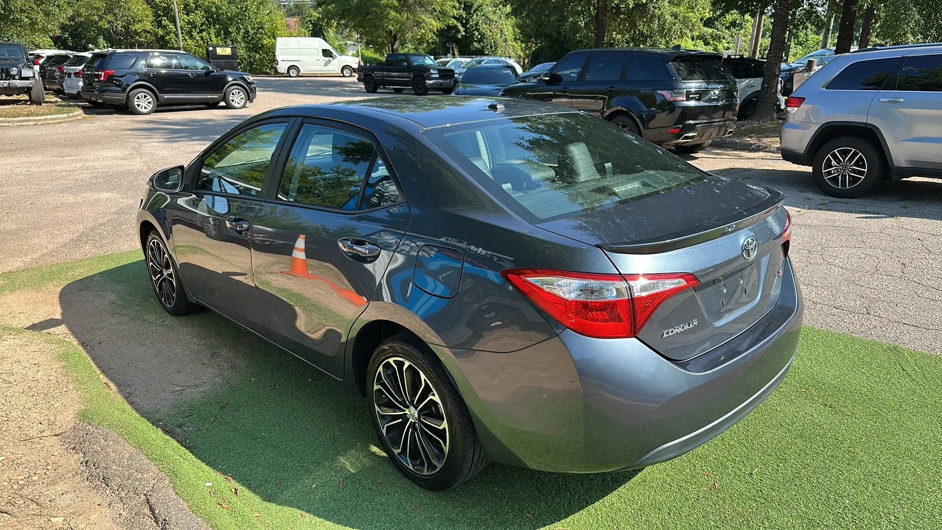 Used 2015 Toyota Corolla S w/ Driver Convenience Package FWD image 4