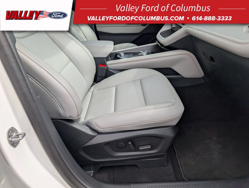 New 2025 Ford Explorer Active w/ Active Comfort Package AWD/4WD image 52