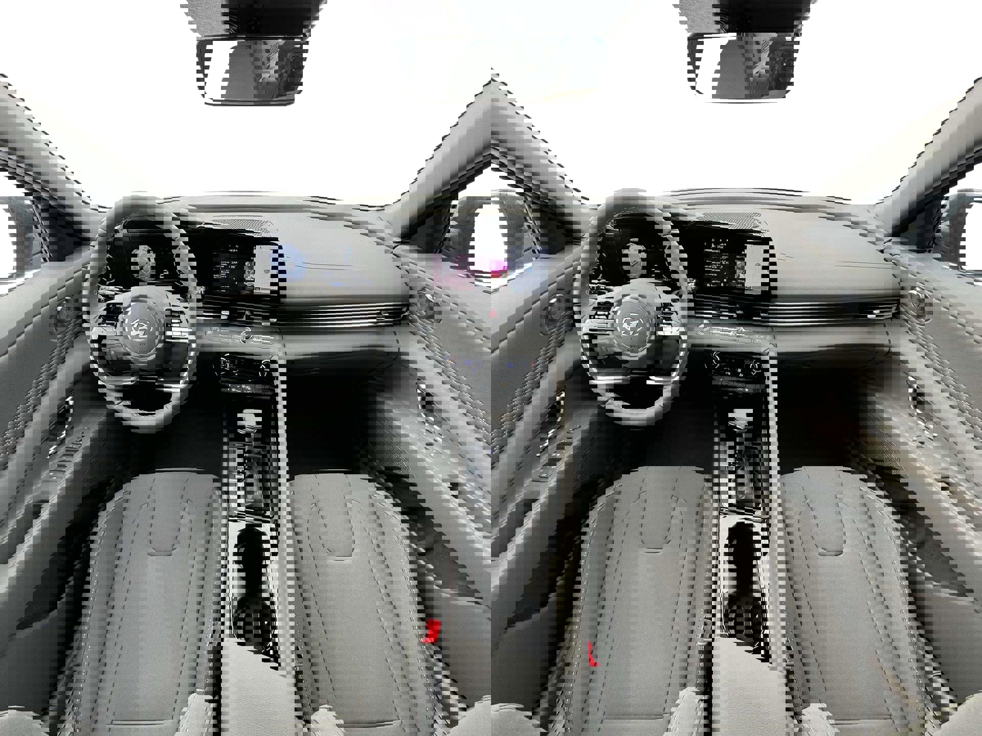 New 2025 Hyundai Elantra SEL image 13