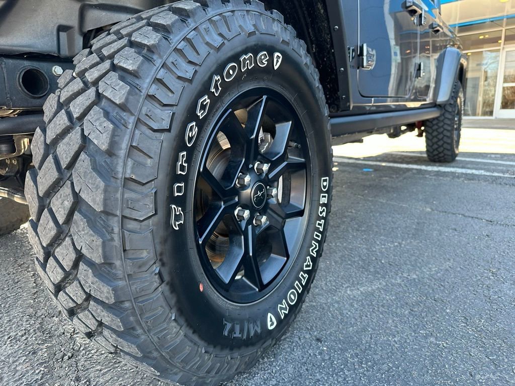 Used 2025 Jeep Gladiator Willys image 9