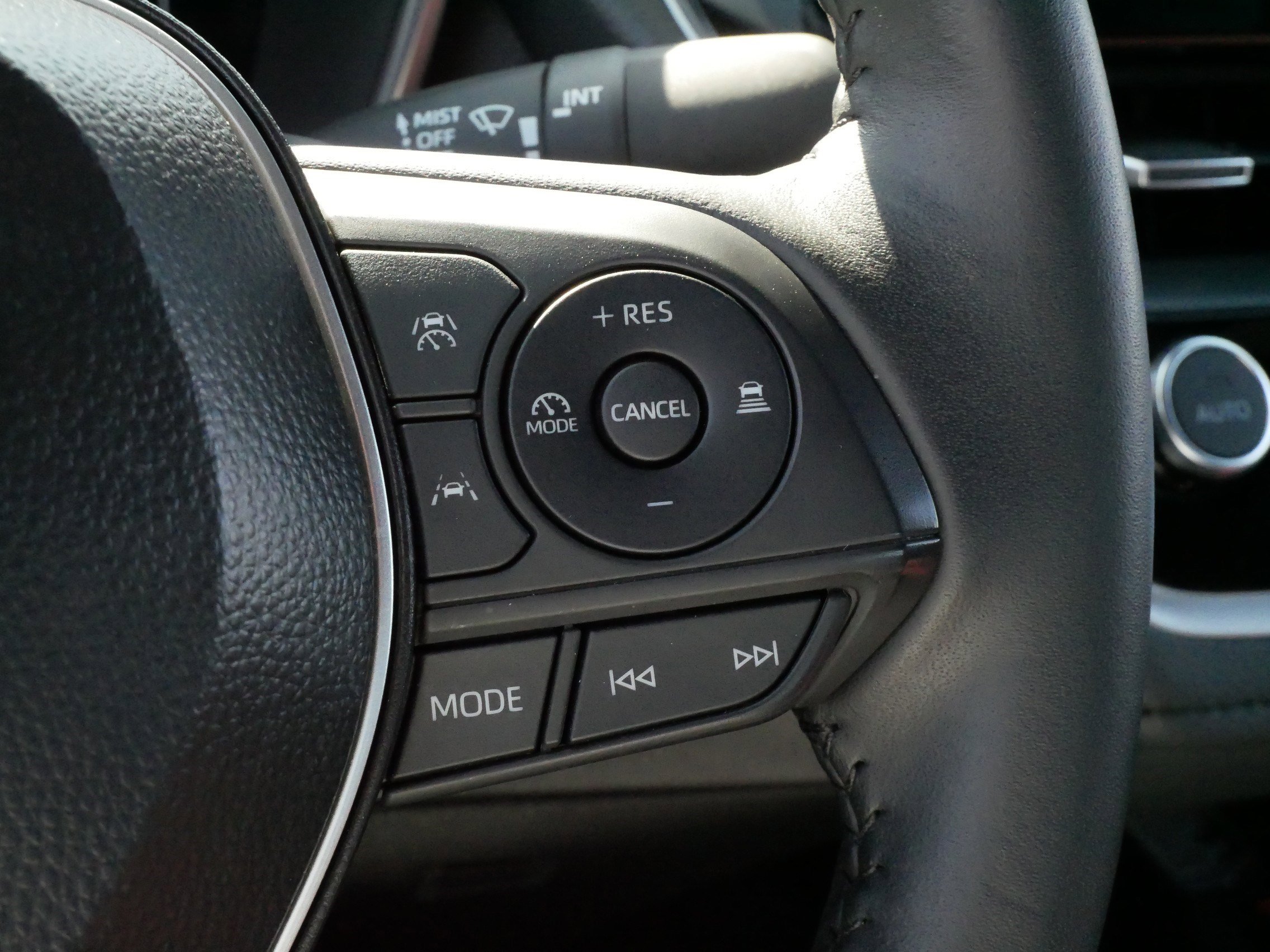 Certified 2025 Toyota Corolla XSE image 25