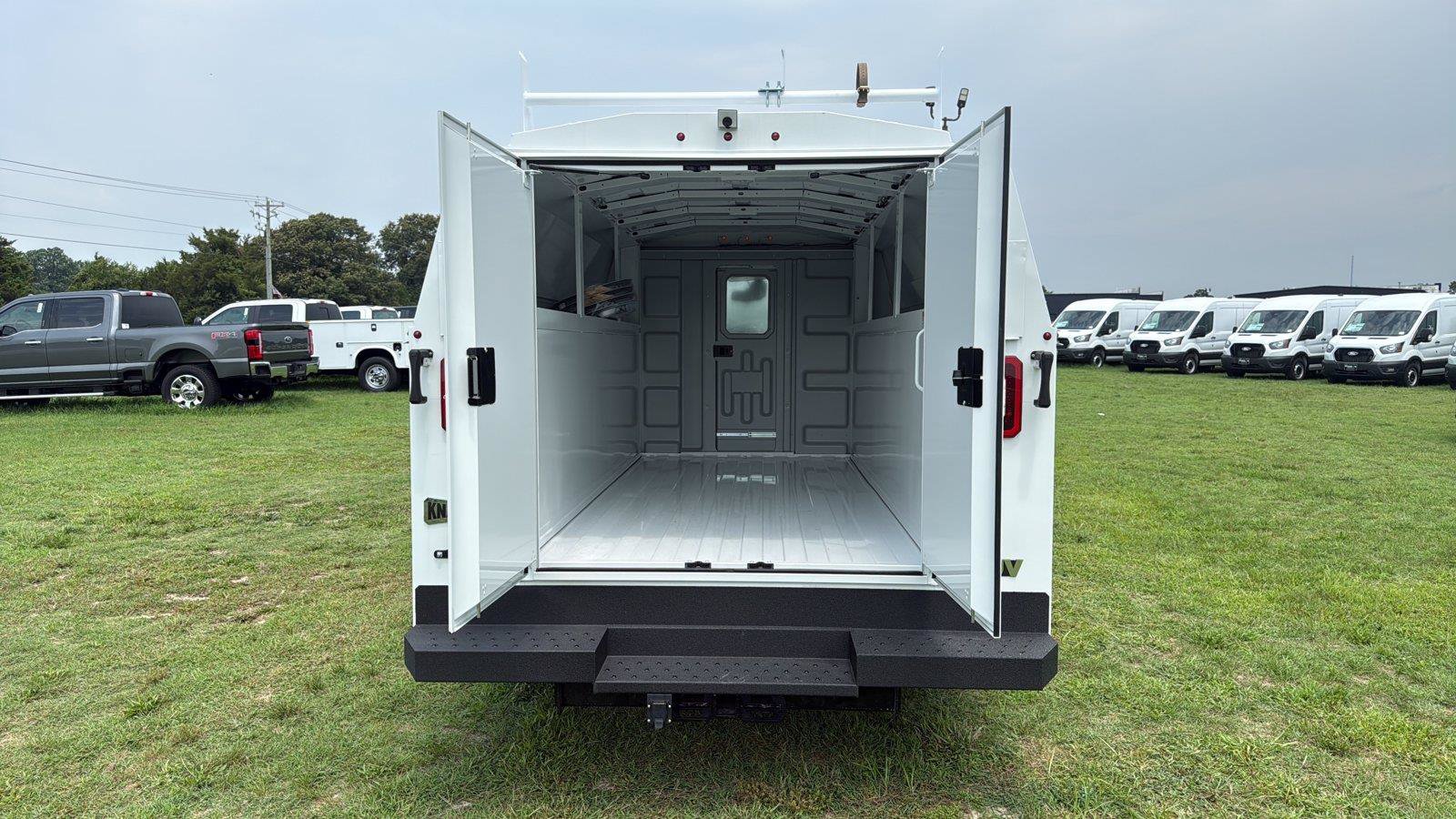 New 2027 Ford E-350 and Econoline 350 Super Duty w/ Power Equipment Group RWD image 20