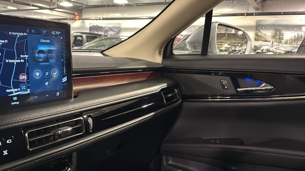 Used 2023 Lincoln Nautilus Reserve AWD/4WD image 19