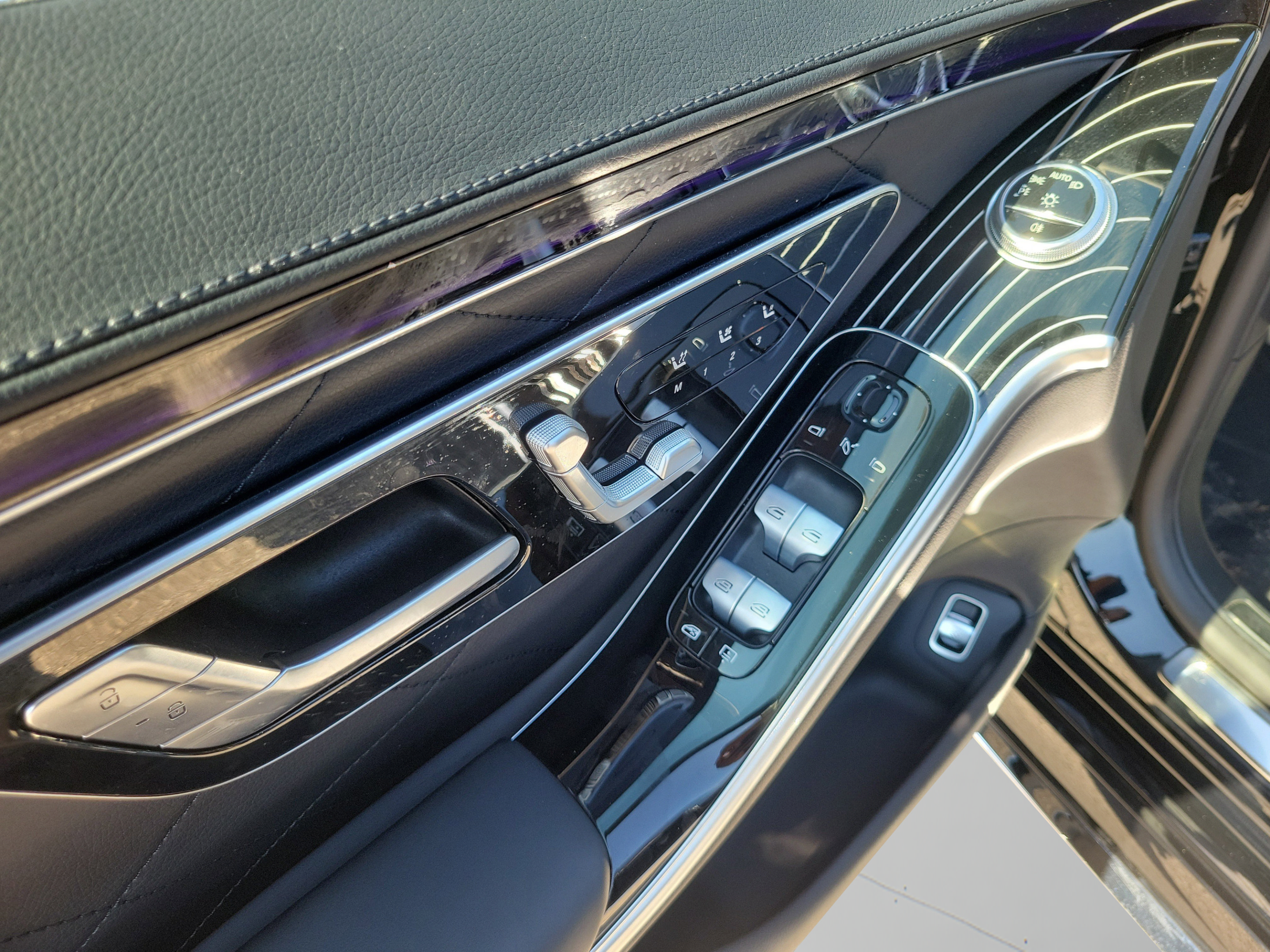 Certified 2025 Mercedes-Benz S 580 4MATIC Sedan image 18