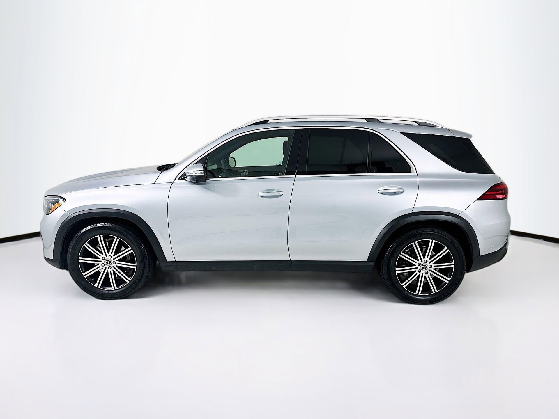 Certified 2025 Mercedes-Benz GLE 350 4MATIC image 5
