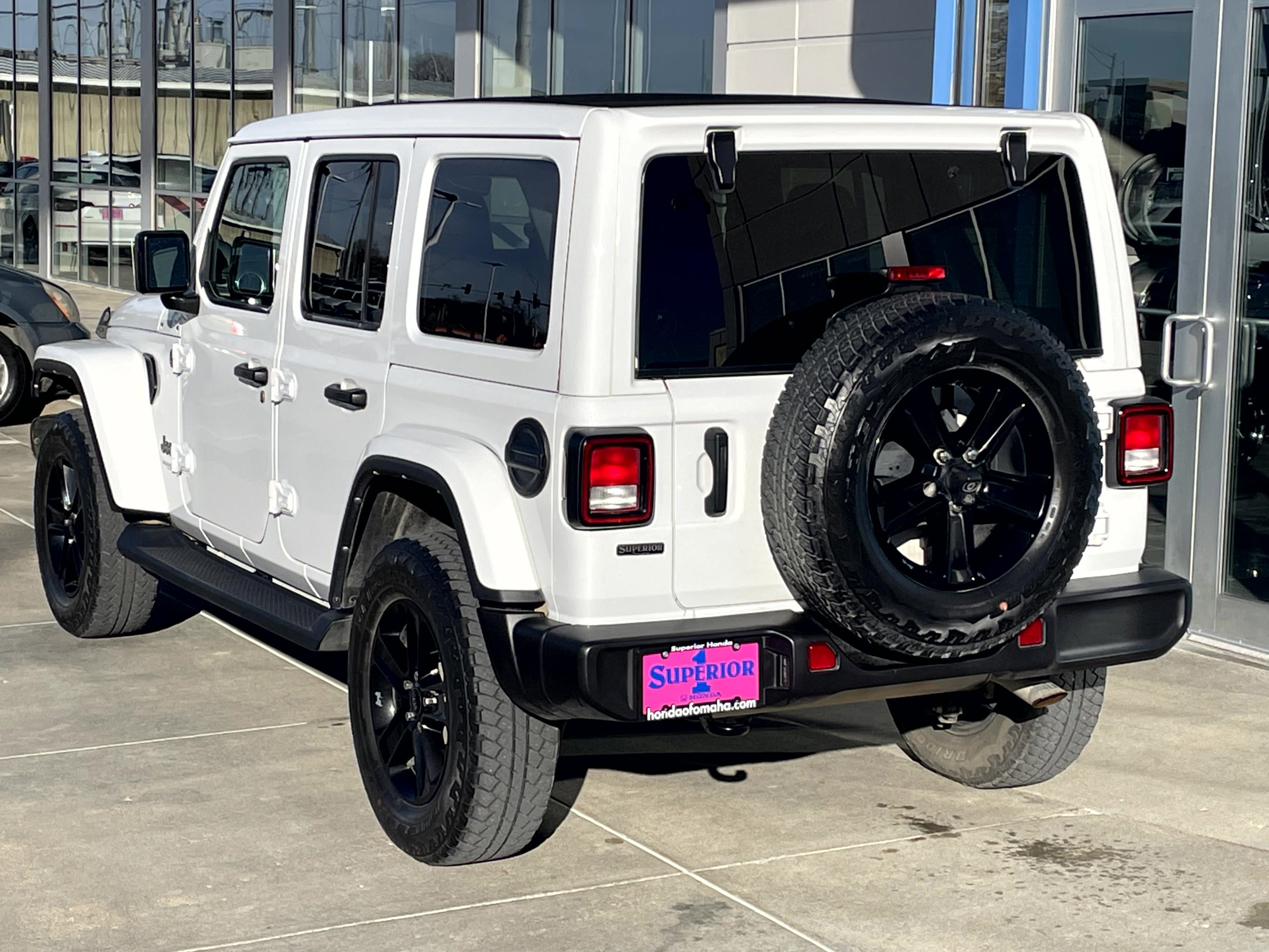 Used 2022 Jeep Wrangler Unlimited Sahara image 2