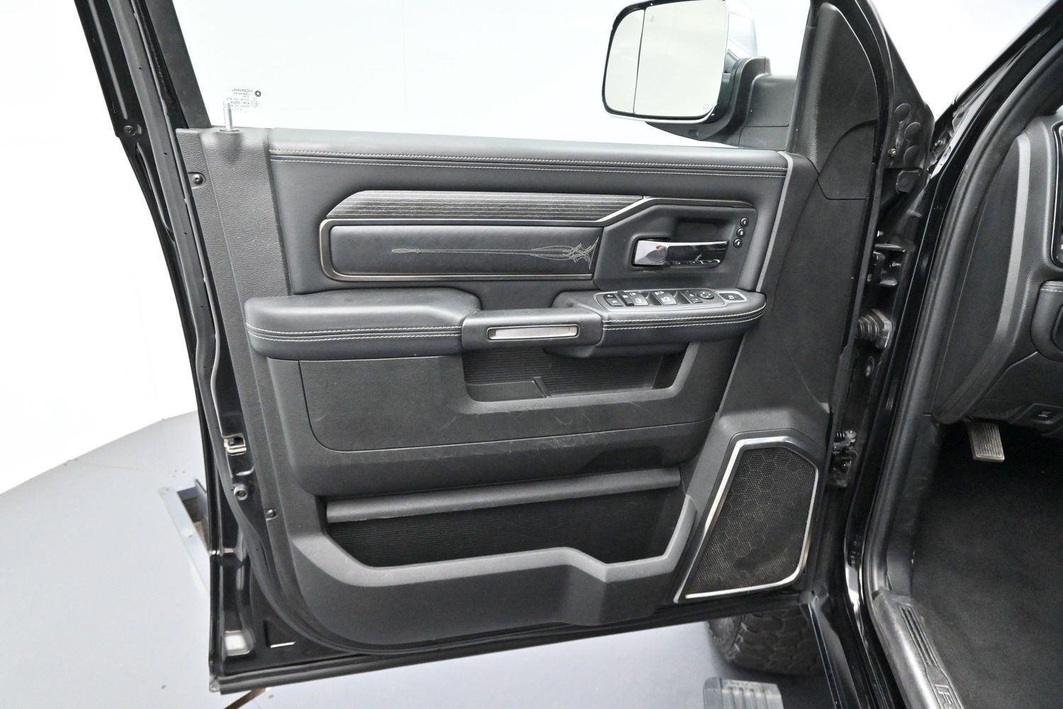 Used 2022 RAM 3500 Limited AWD/4WD image 9