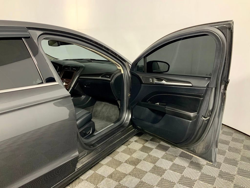 Used 2020 Ford Fusion Titanium AWD/4WD image 34