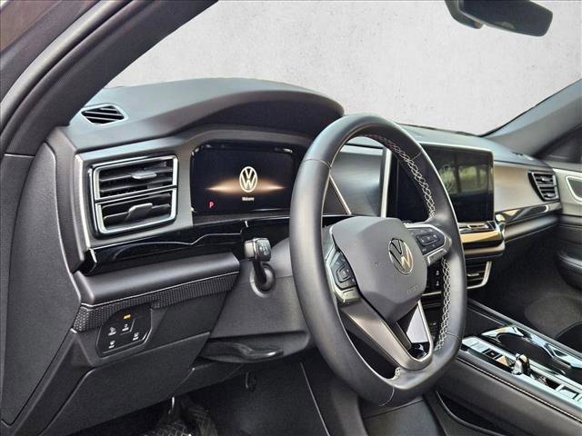 Used 2025 Volkswagen Atlas Cross Sport SE image 8