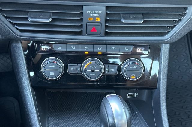 Used 2019 Volkswagen Jetta SEL FWD image 24