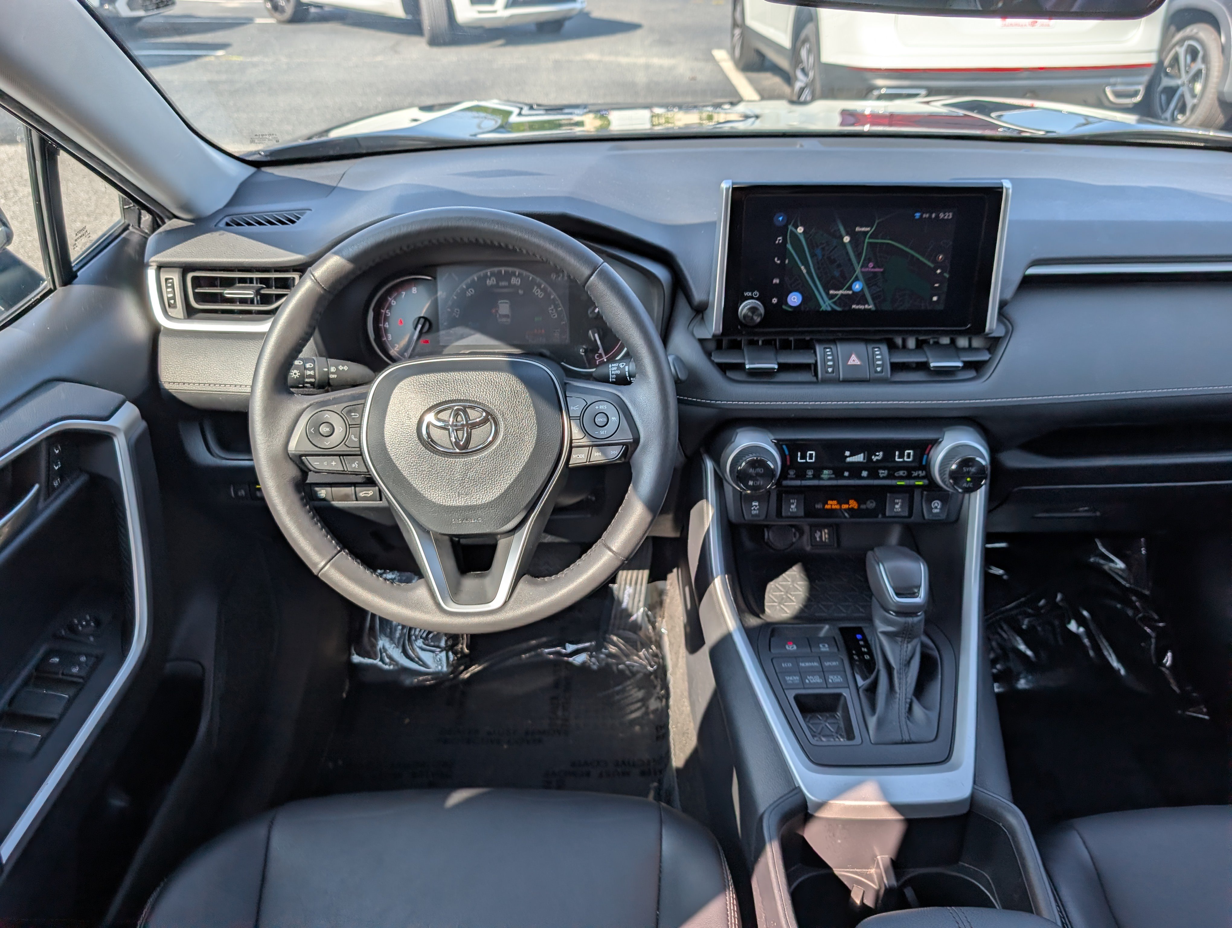 Used 2023 Toyota RAV4 XLE Premium AWD/4WD image 17