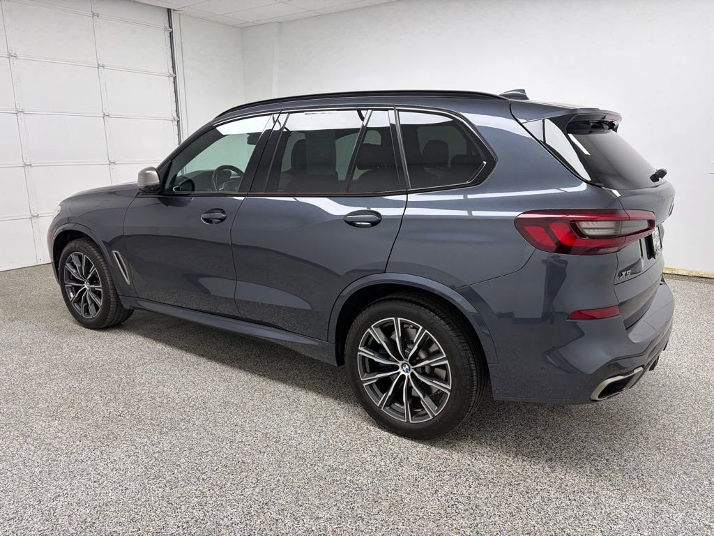 Used 2022 BMW X5 M50i w/ Executive Package image 4