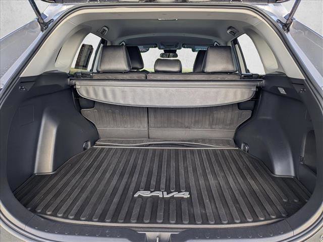 Used 2020 Toyota RAV4 XLE w/ All Weather Liner Package image 6