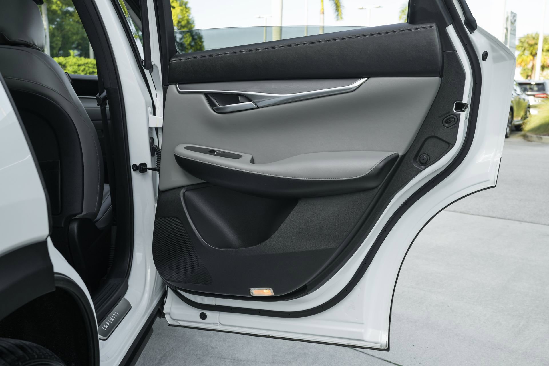 Used 2025 INFINITI QX50 Luxe image 33