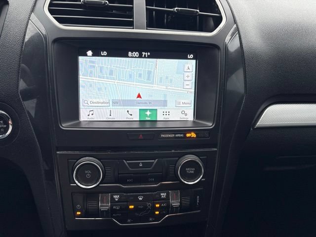 Used 2017 Ford Explorer XLT w/ Equipment Group 201A AWD/4WD image 17