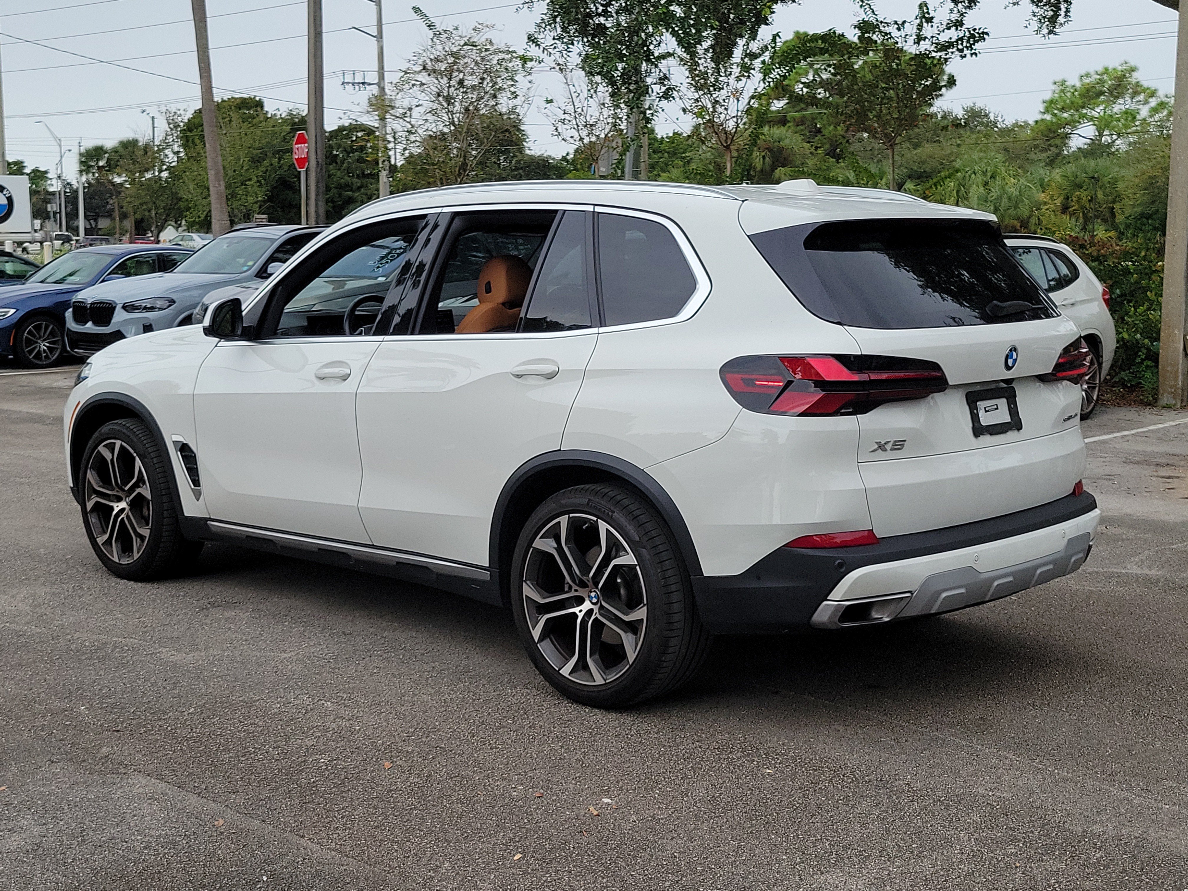 Used 2024 BMW X5 sDrive40i w/ Premium Package RWD image 5
