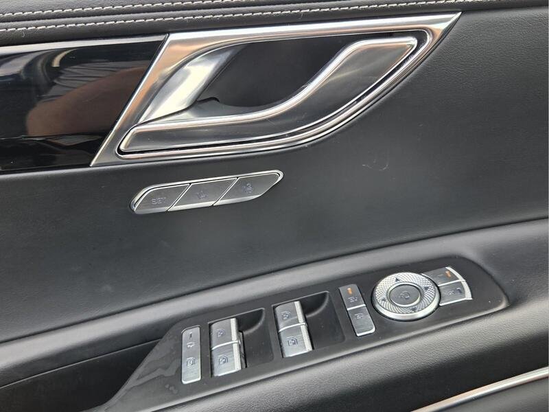 Used 2025 Genesis GV80 2.5T Standard AWD/4WD image 22