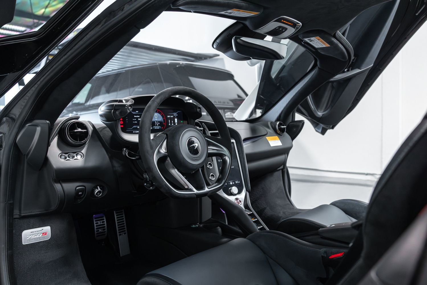 Used 2024 McLaren 750S image 32