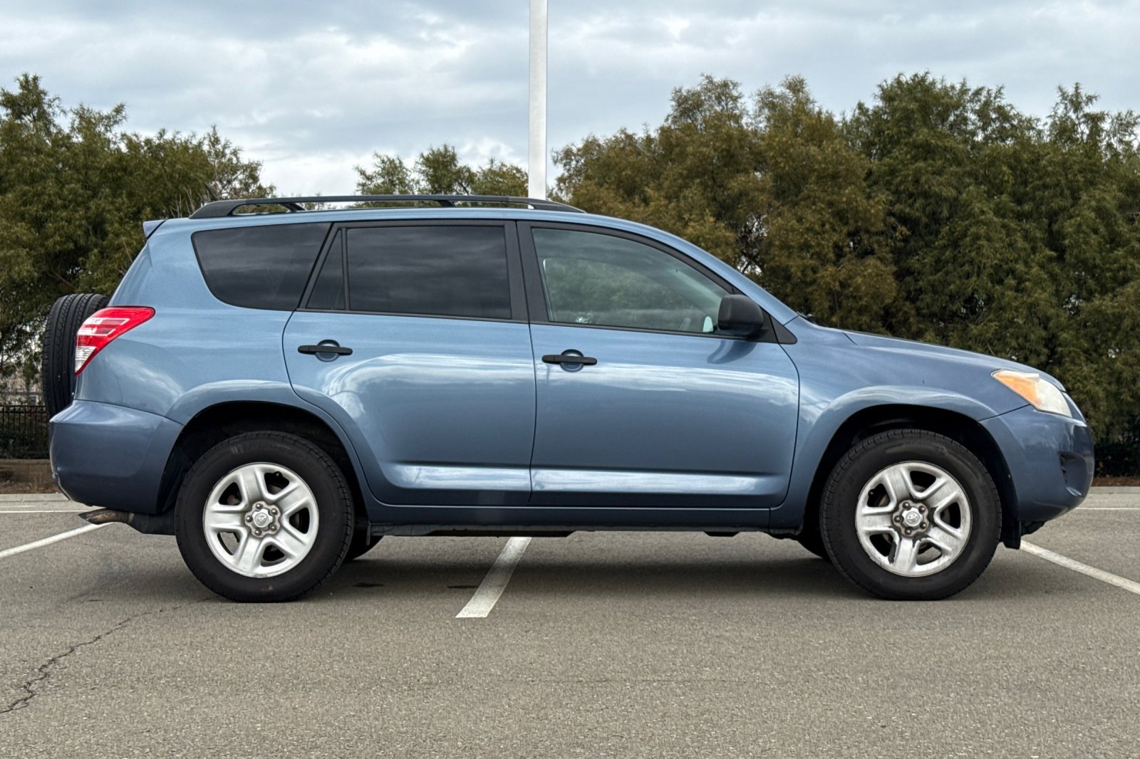 Used 2012 Toyota RAV4 4WD image 3
