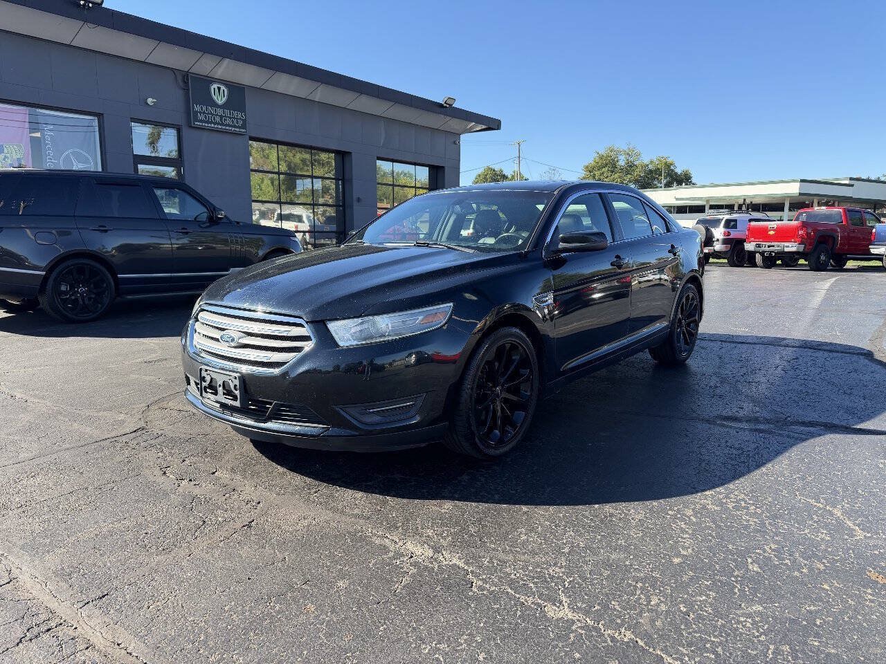 Used 2014 Ford Taurus SEL w/ Equipment Group 201A FWD image 2