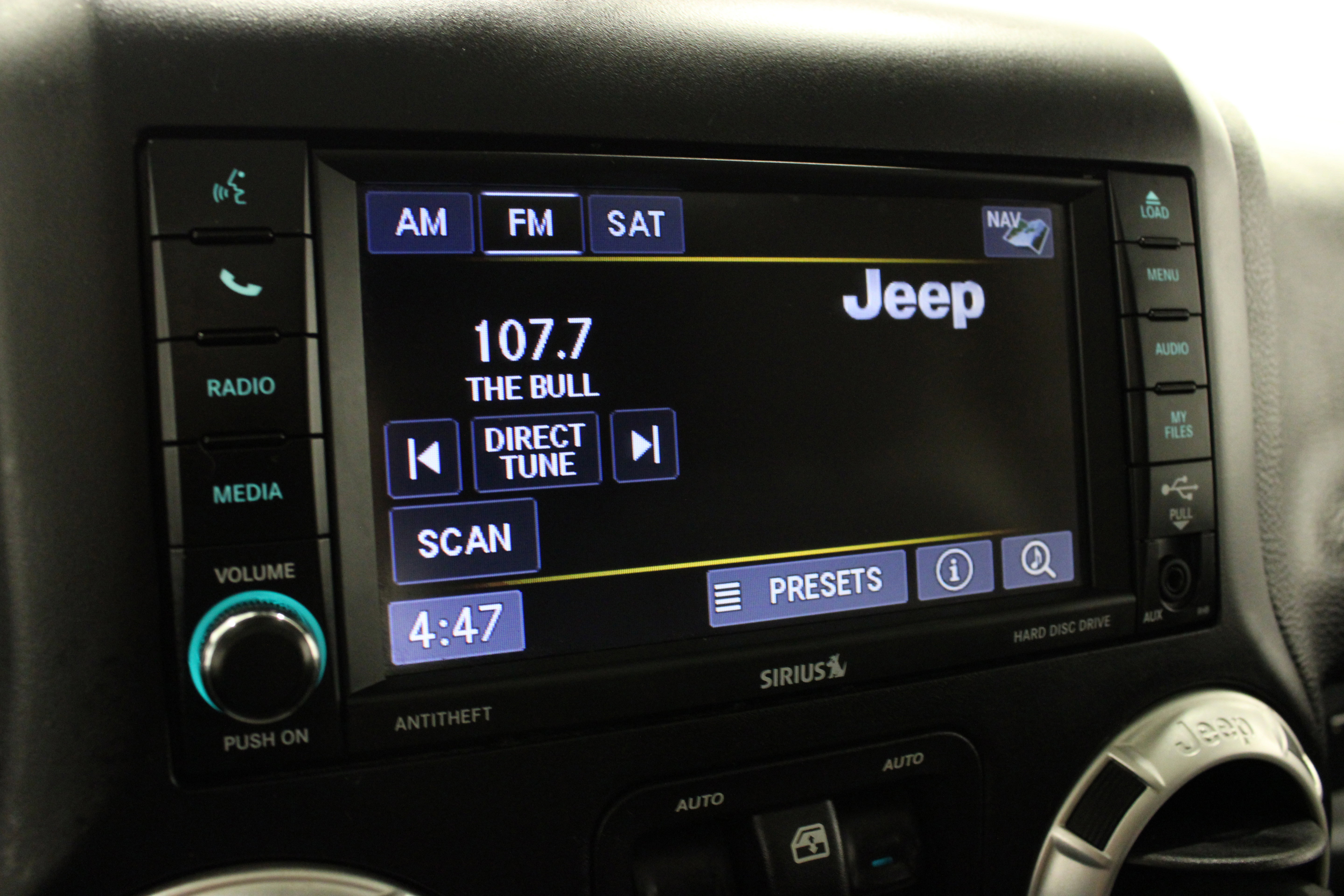 Used 2016 Jeep Wrangler Unlimited Rubicon w/ Connectivity Group AWD/4WD image 23