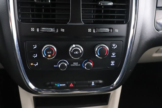 Used 2019 Dodge Grand Caravan SXT FWD image 6