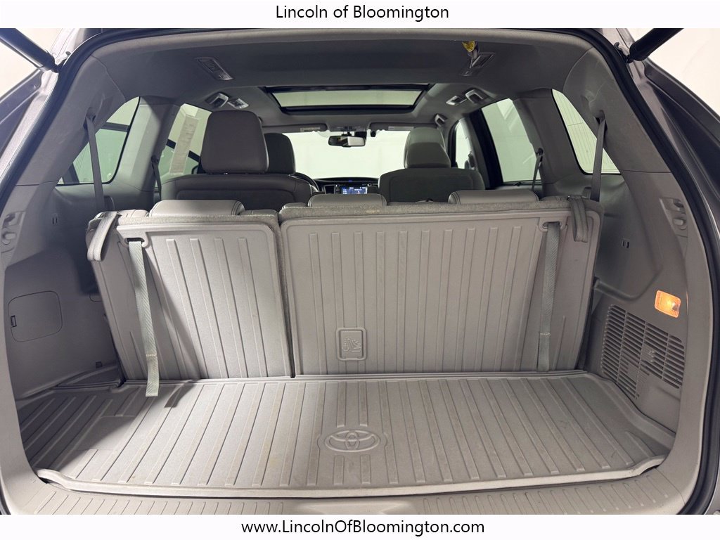 Used 2016 Toyota Highlander Limited Platinum AWD/4WD image 16