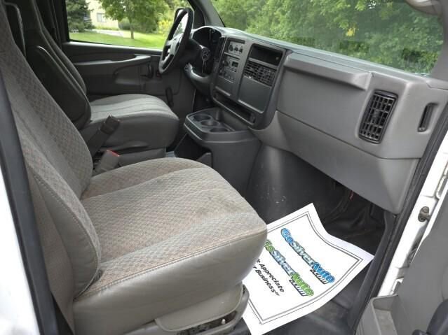 Used 2004 GMC Savana 3500 image 11