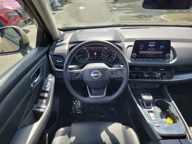 Used 2025 Nissan Rogue SV w/ SV Premium Package FWD image 11