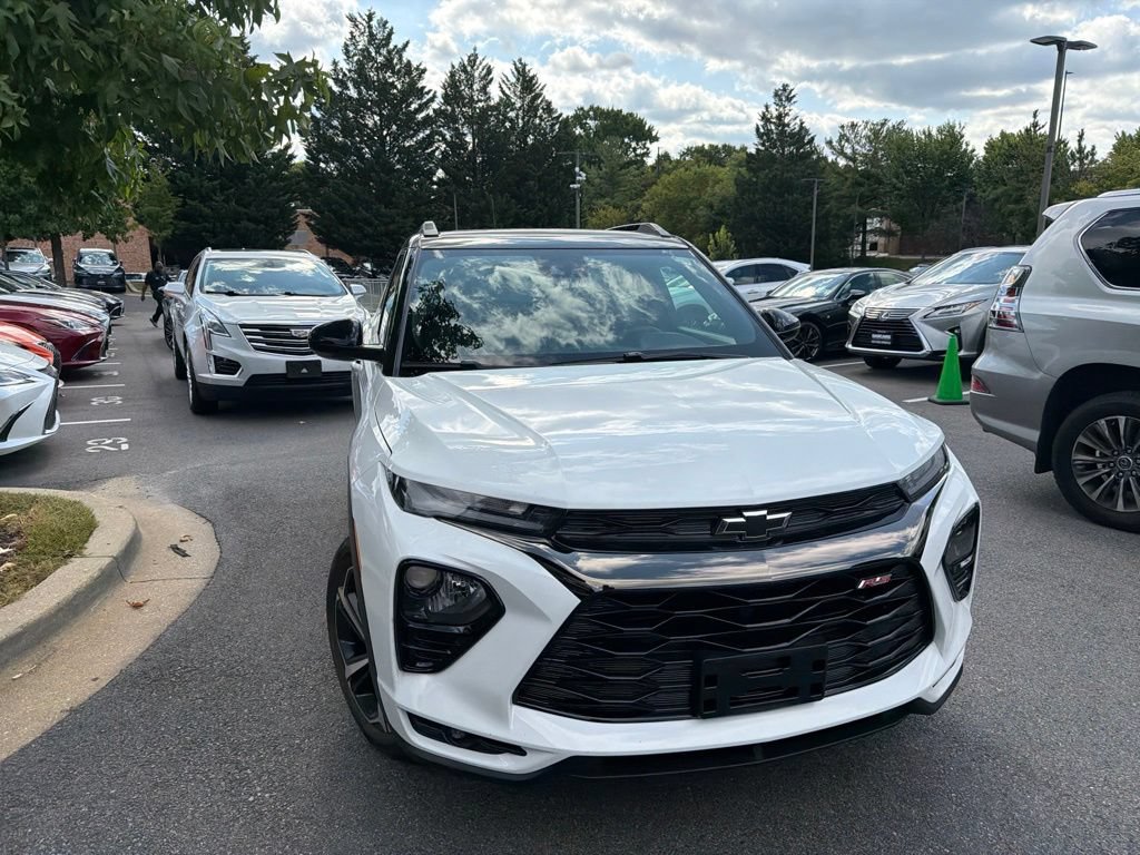Used 2023 Chevrolet TrailBlazer RS w/ Sun and Liftgate Package AWD/4WD image 5